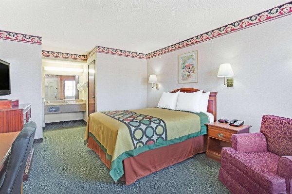 Super 8 by Wyndham Tucson Downtown Convention Center image 6